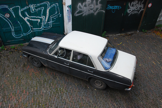 Groningen: 1972 Mercedes-Benz 230