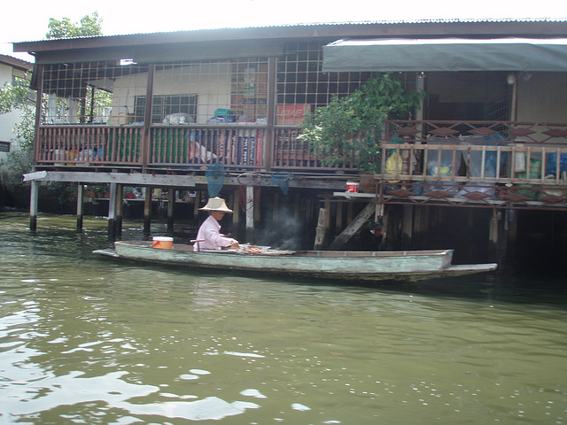 Bangkok - longtail boat trip through canals