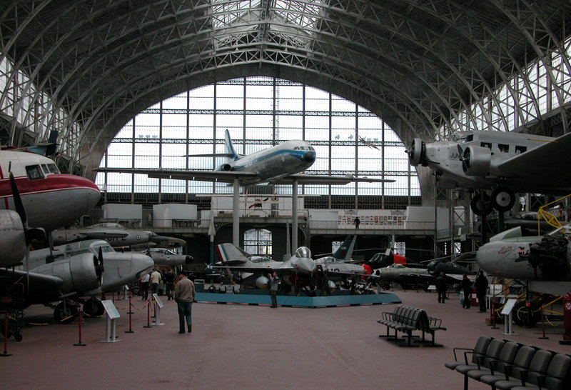 Overview of the air force hall at the army museum at Brussels