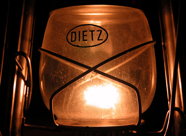 Dietz oil lamp