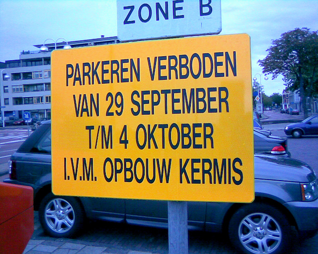 Preparing for the celebration of Leiden's Relief: Parking prohibited