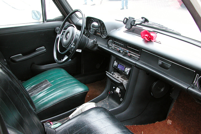 1973 Mercedes-Benz 230 Long-Ambulance