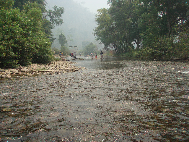 Sankhlaburi daytrip - rafting