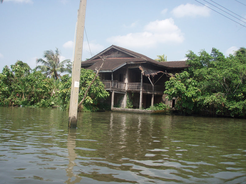 Bangkok - longtail boat trip through canals