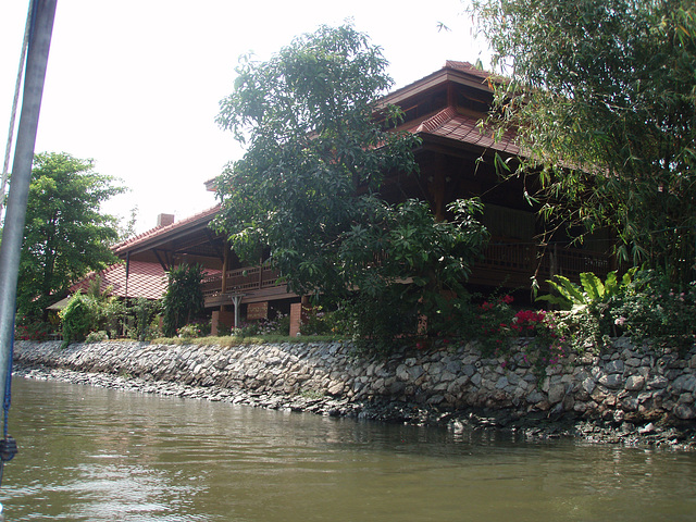 Bangkok - longtail boat trip through canals