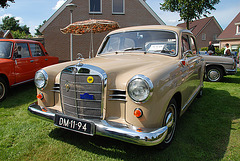 Oldtimer day at Ruinerwold: 1960 Mercedes-Benz 180D