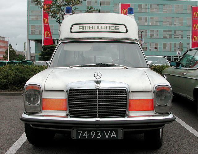 1973 Mercedes-Benz 230 Long-Ambulance