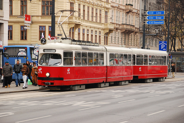 Old tram in Vienna - version I