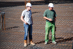 Pouring concrete: there are those who work and there are those who supervise