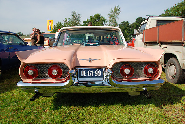 Oldtimer day at Ruinerwold: 1958 Ford Thunderbird