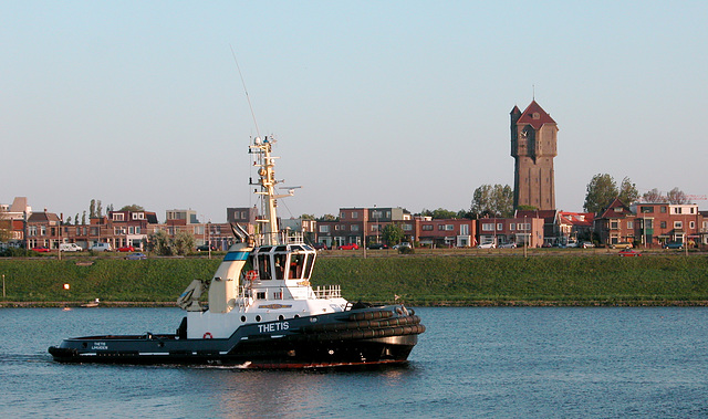 The Thetis in front of its home port of IJmuiden