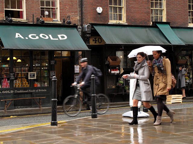 Rainy Brushfield Street