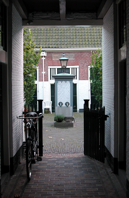 Leiden: entrance to the Bethlehem Court