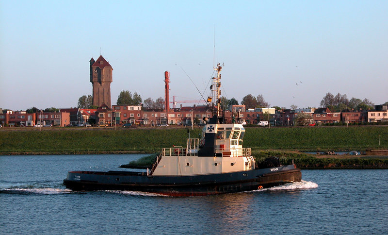 The Titan in front of its home port of IJmuiden