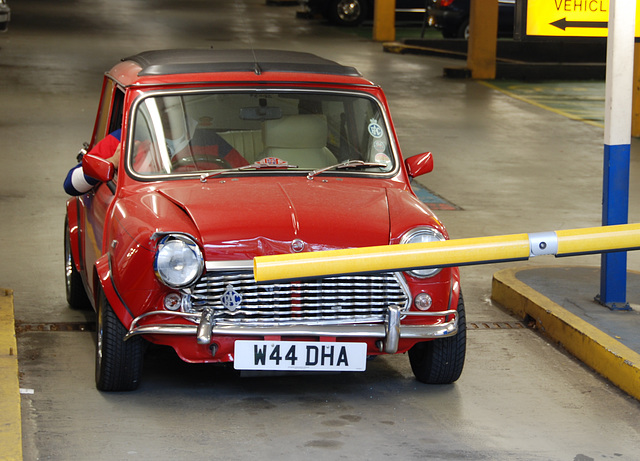 London vehicles: damaged Mini