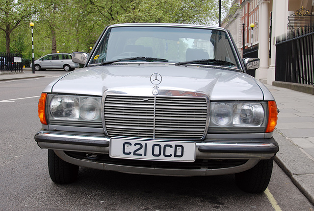 London vehicles: 1985 Mercedes-Benz 230 E