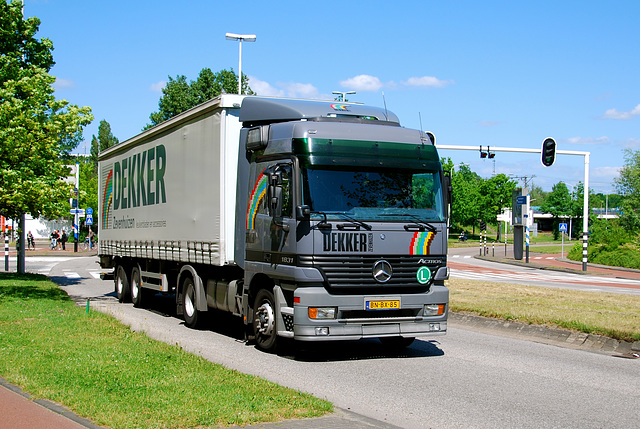 2002 Mercedes-Benz Actros 1831