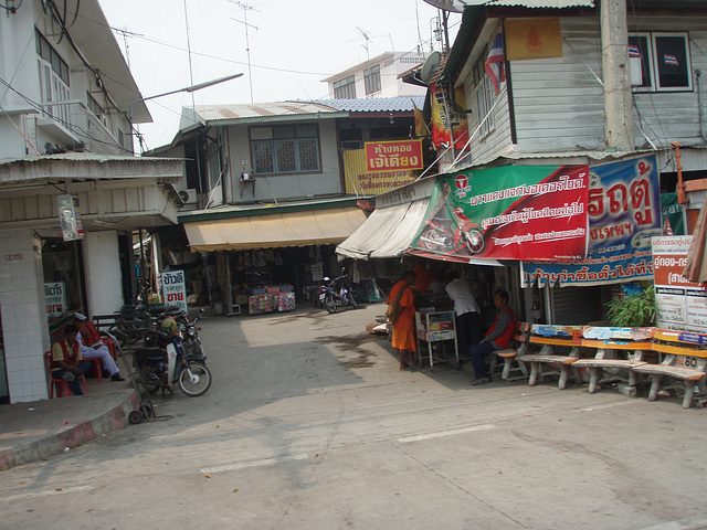 bus to Ayuthaya