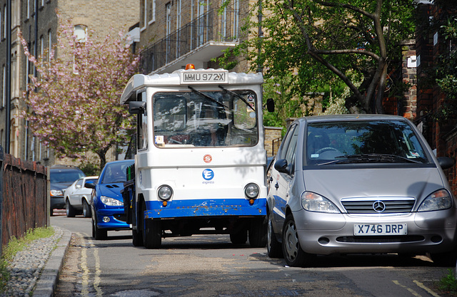 Milkfloat on Highgate Hill