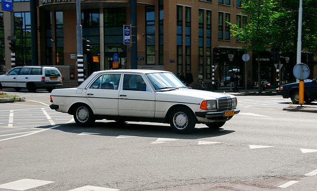 1979 Mercedes-Benz 230