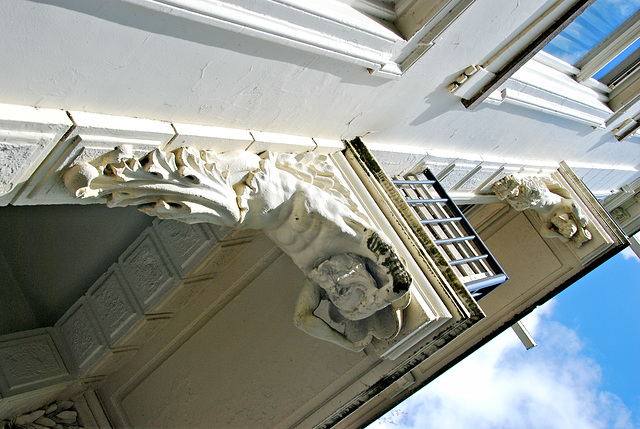 Hard men on balcony-supporting duty