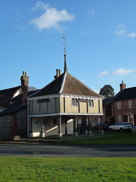 new buckenham market cross