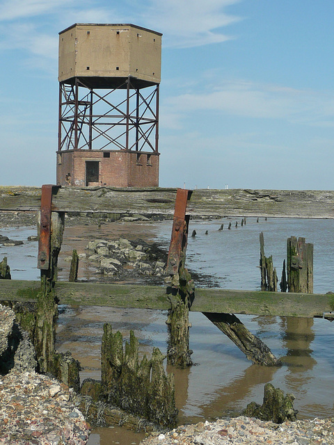 ww2 radar tower, thames estuary