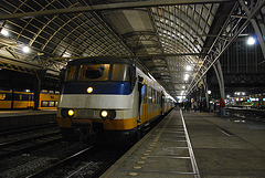 Sprinter 2976 at Amsterdam Central Station