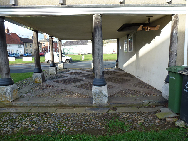 new buckenham market cross