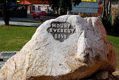 Everest monument