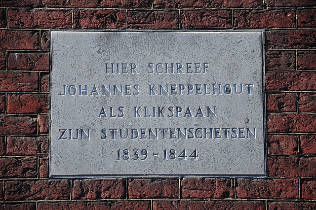 Commemorative stone to indicate where the writer Kneppelhout wrote the book Studentenschetsen