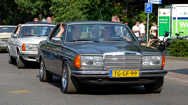 Oldtimer day at Ruinerwold: 1979 Mercedes-Benz 280 CE