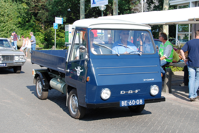 Oldtimer day at Ruinerwold: 1969 DAF 1010 Pony