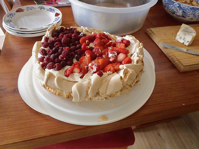 Christmas pavlova