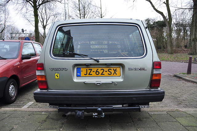 Volvo day: 1983 Volvo 240 GL