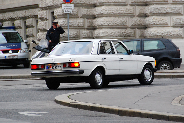 Mercedes-Benz W123 turning a corner