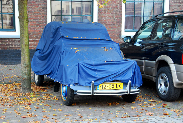 Covered 1987 Citroën 2CV6 Club