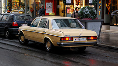 Mercedes-Benz W123 in Vienna: 240D as a taxi
