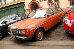 Mercedes-Benz W123 in Vienna