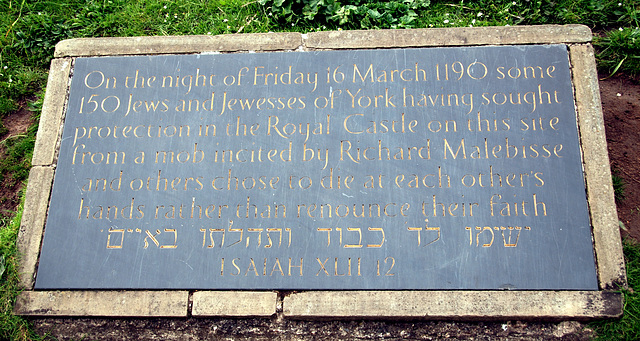 Inscription to remind people of the massacre of Jews