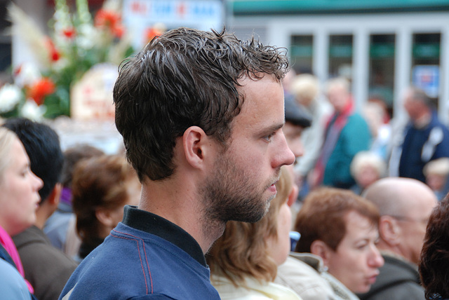 An onlooker of the traditional parade for Leiden's Relief