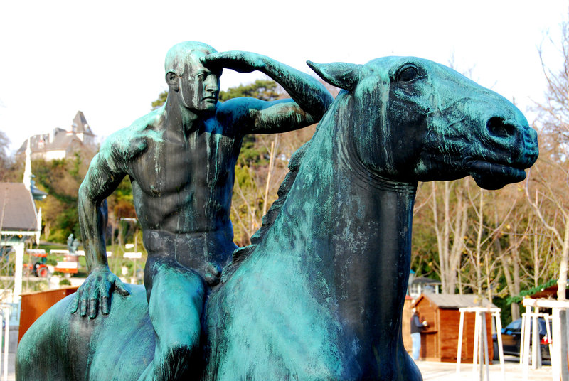 Naked horse handling in Austria