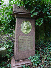 highgate cemetery east, london