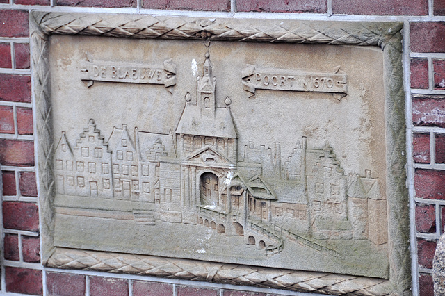 Gable stone on the Blauwpoortbrug (Blue Gate's Bridge)