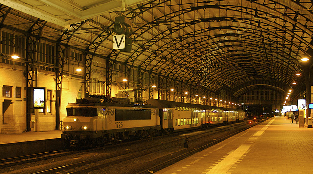 Today was a train day: Engine 1725 pulls double-decker carriages