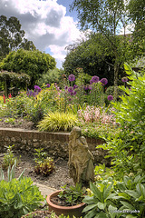 Stickland Farm, garden statuette