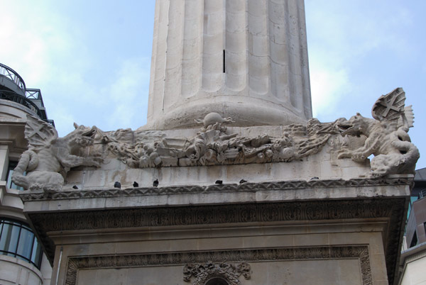 Pair of dragons, the Monument