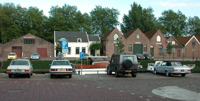 Special parking spaces for Mercedes-Benz in Den Briel