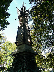 brompton cemetery, london,memorial to 2,625 chelsea pensioners buried here between 1855 and 1893