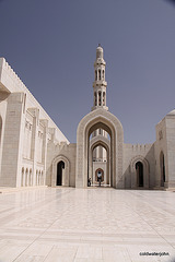 Exterior courtyard Sultan Qaboos Mosque